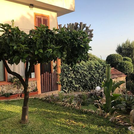 הוילה פישוטה Il Vicolo Palinuro מראה חיצוני תמונה